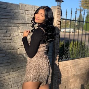 Meet your Posher, Fatima